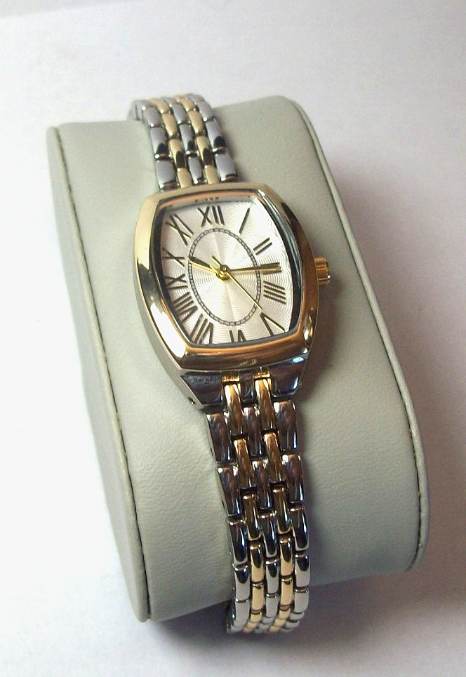 TMI (Seiko) Ladies Watch Mid-Century Retro fits 7.00-7.45″ BRAND NEW w/Papers