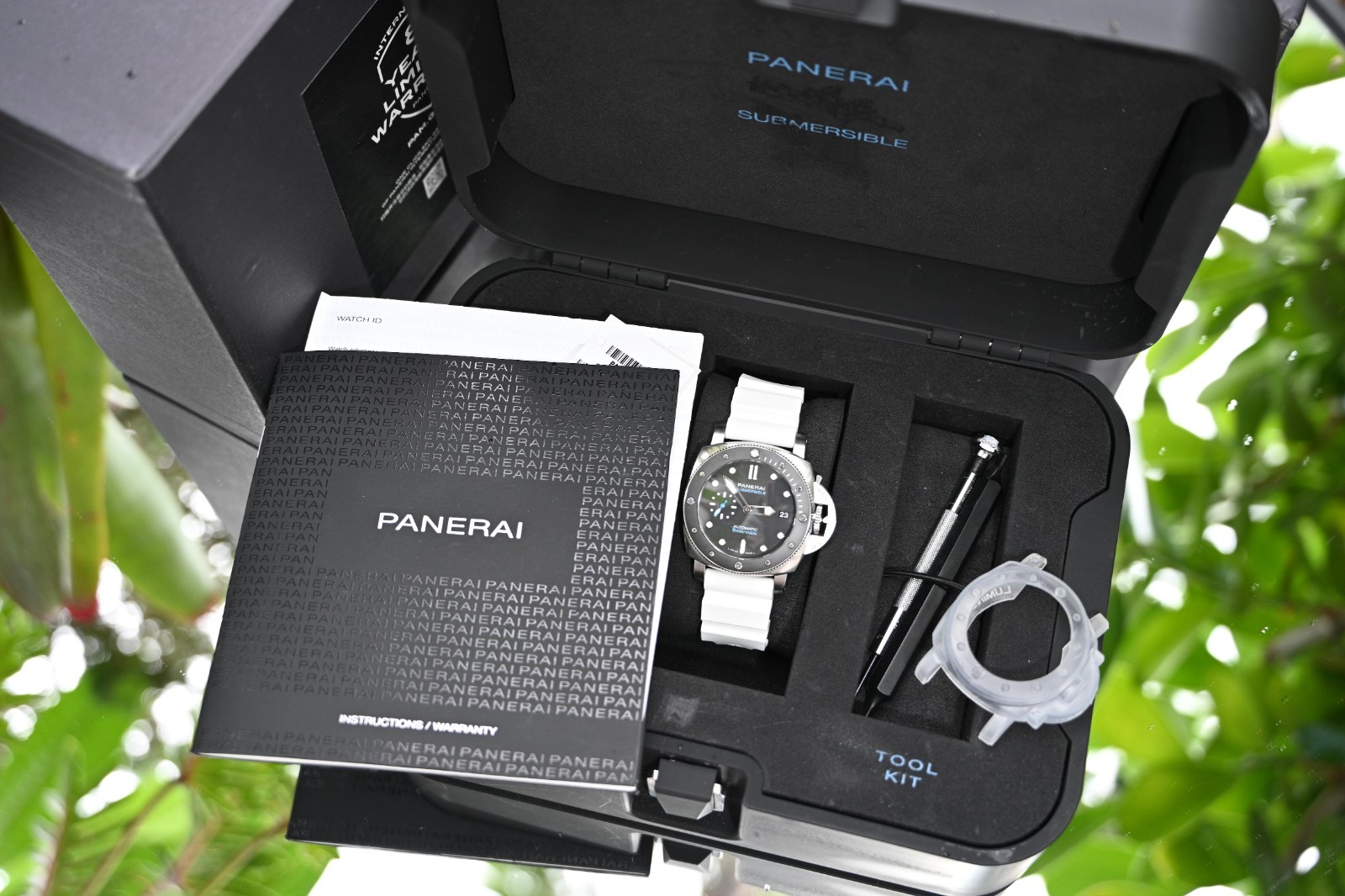 Panerai Submersible PAM00683 42mm Black Dial White Rubber Strap Full Set 2019
