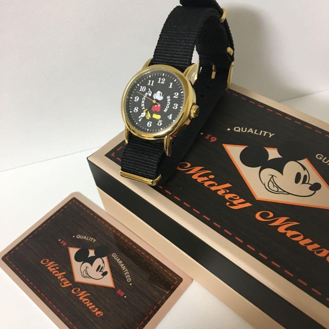Disney Mickey Mouse Pointing Hands WristWatch Black 30mm W/Box USED[Excellent]
