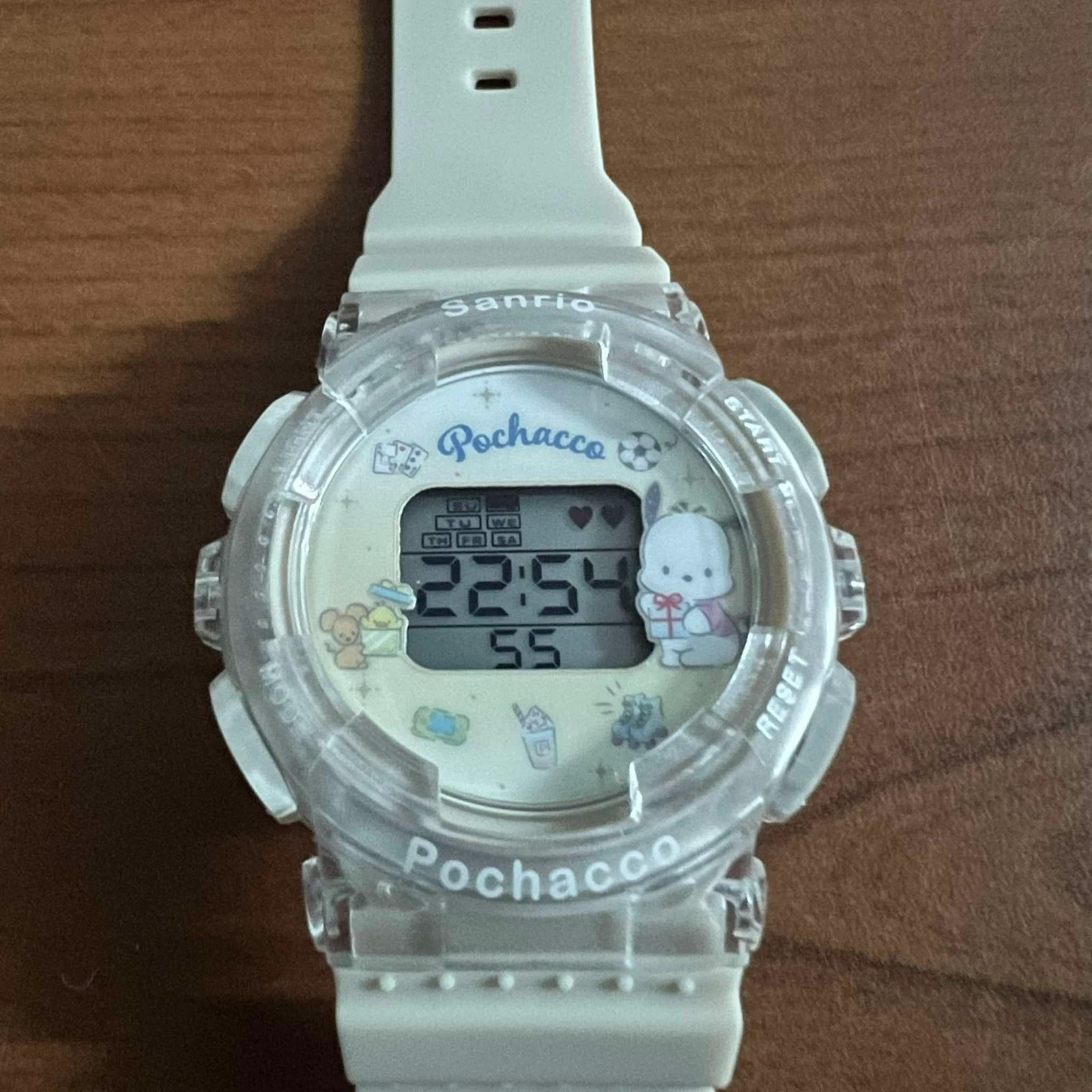 Sanrio Digital Watch Pochacco CR3C0003-PC Women’s Beige