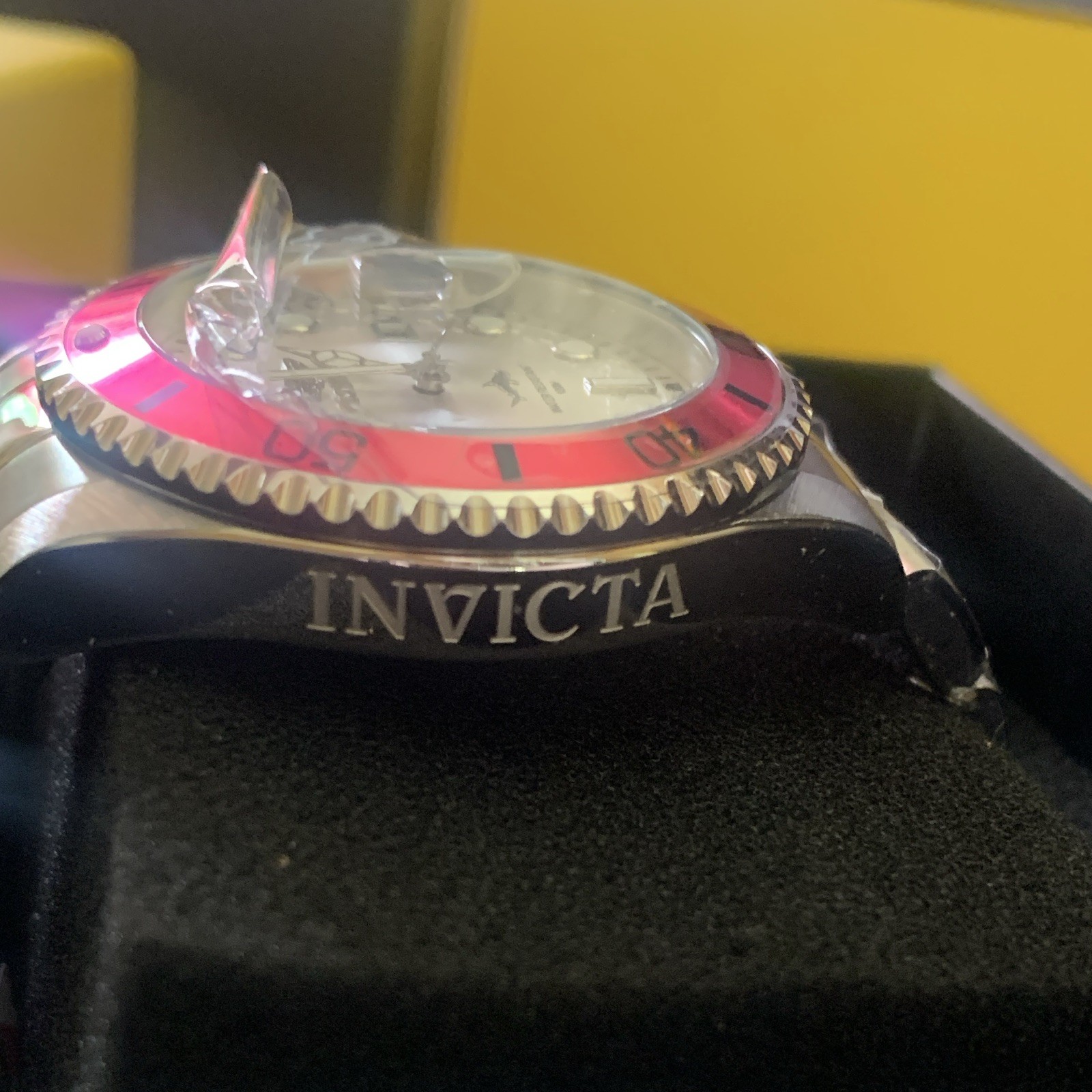 Invicta Pro Diver Men’s Stainless Quartz Silver Dial Hot Pink Bezel Date Box