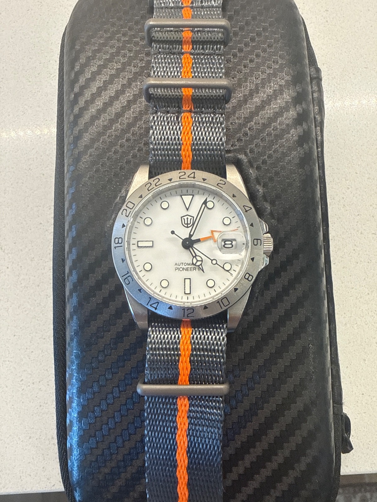 Watch Dives GMT explorer, 38mm, white/orange