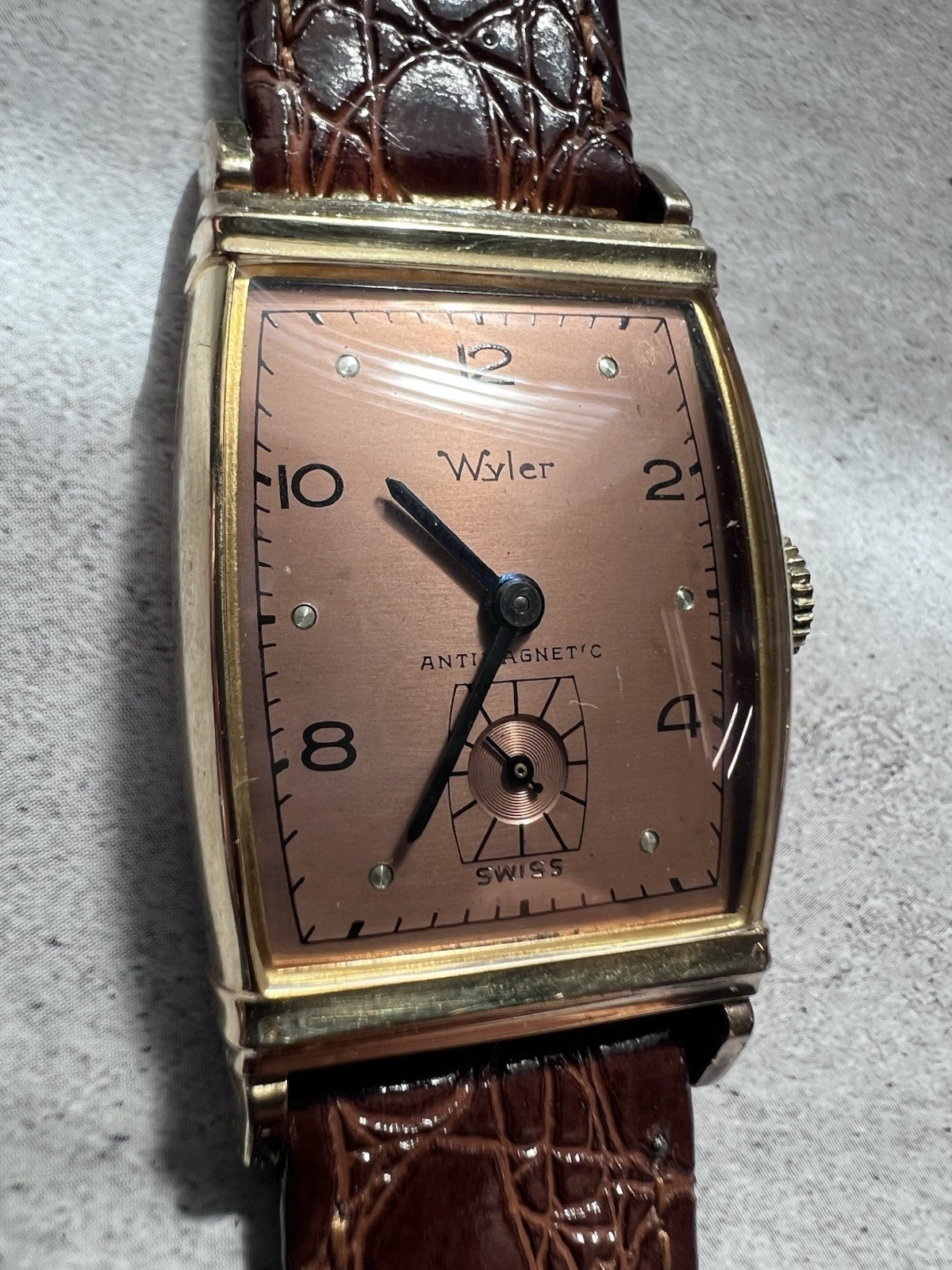 Vintage 50’s Wyler 14K Gold Filled Manual Wind Watch Salmon Dial Blue Hands