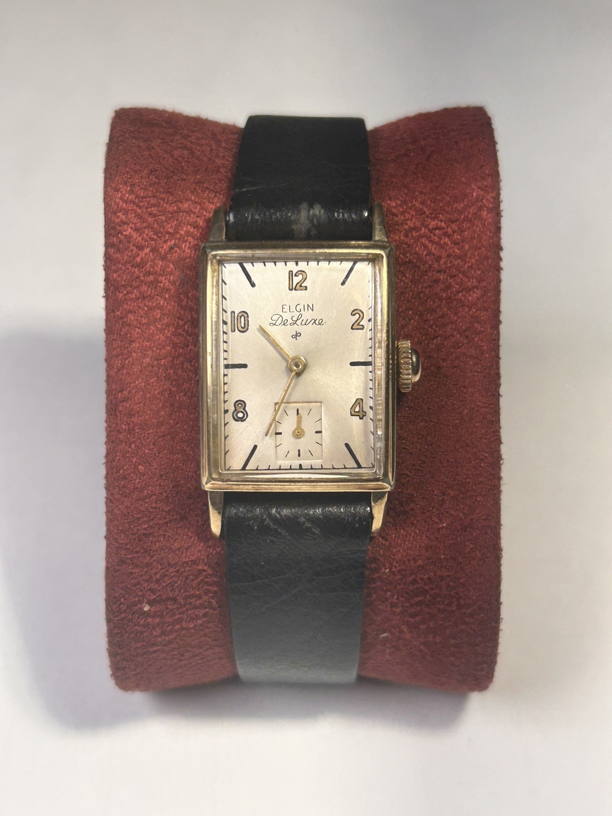 Vintage Elgin DeLuxe 21mm Mechanical Champagne Dial Mens 10kGF Tank Dress Watch