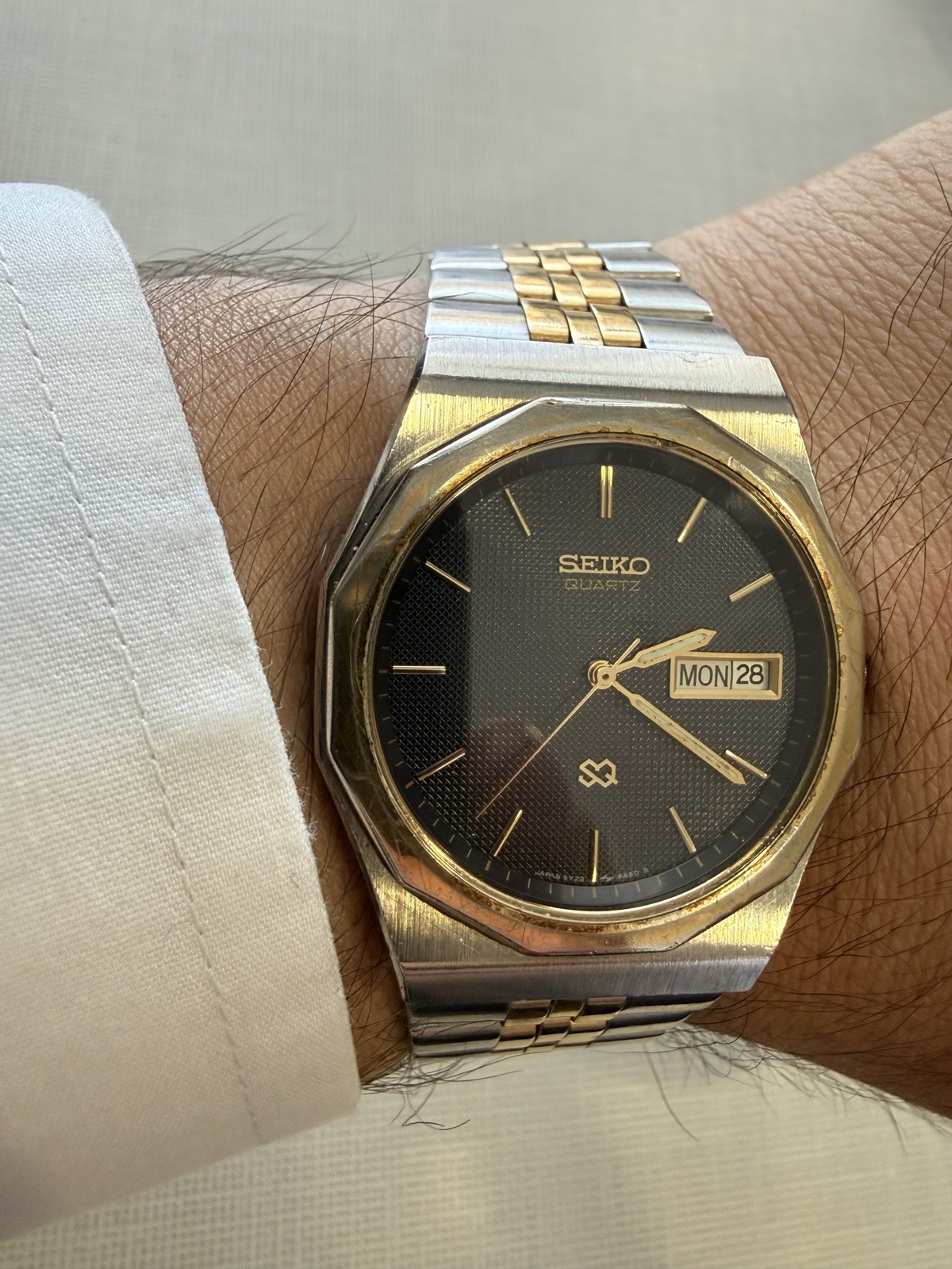 Vintage 1988 Seiko Quartz Men’s “Baby Oak” Day/Date Watch with Box