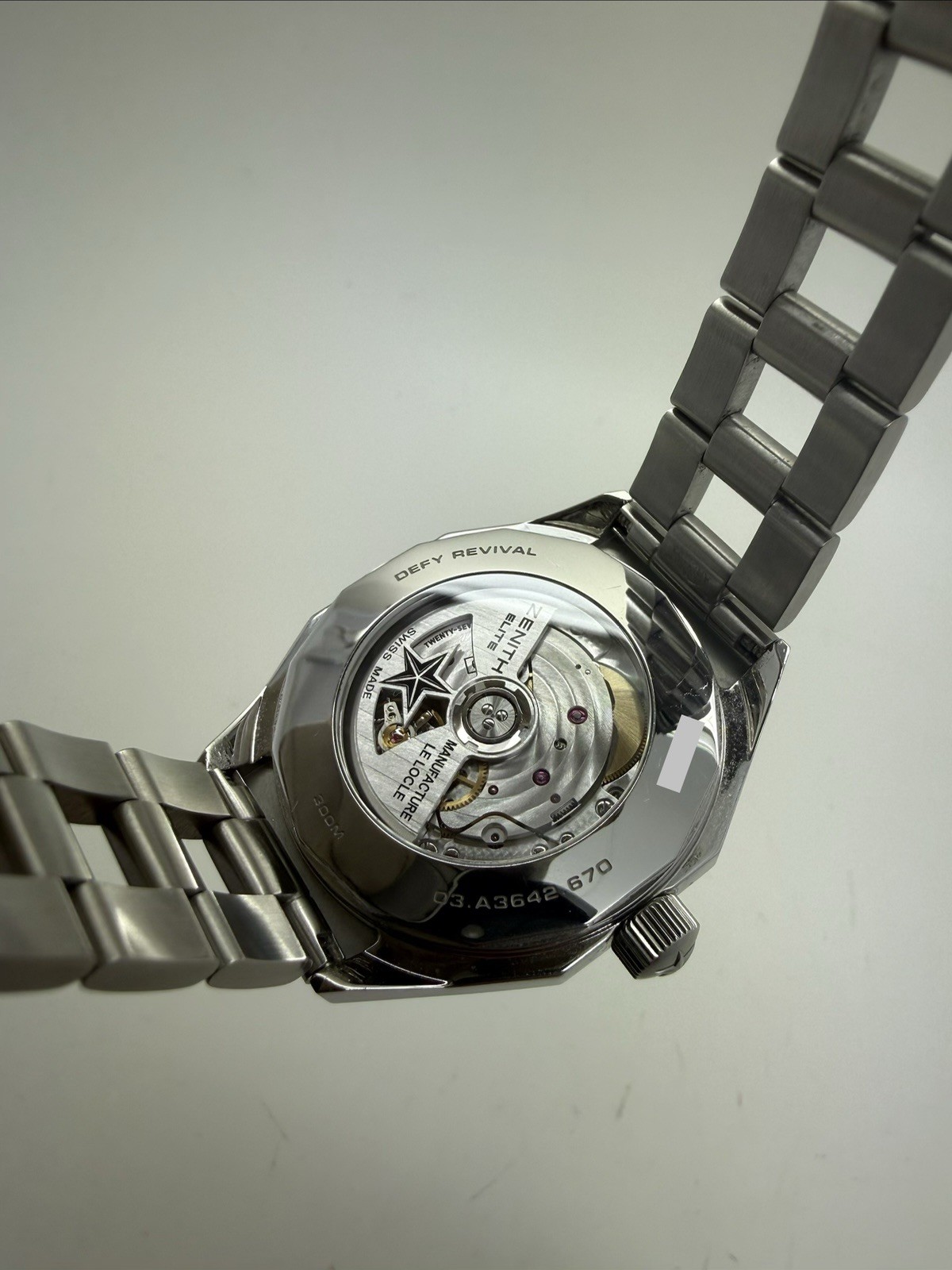 2023 Zenith Defy Revival Red Dial 37mm Auto A3691 03.A3642.670/3691.M3642 B+P