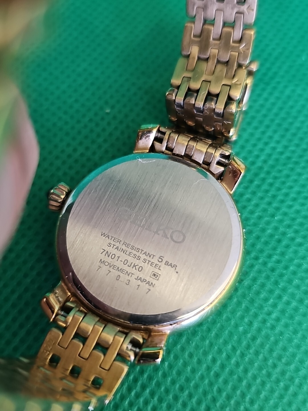 Seiko 28mm Ladies Watch ( For An 18cm Wrist Or Smaller )