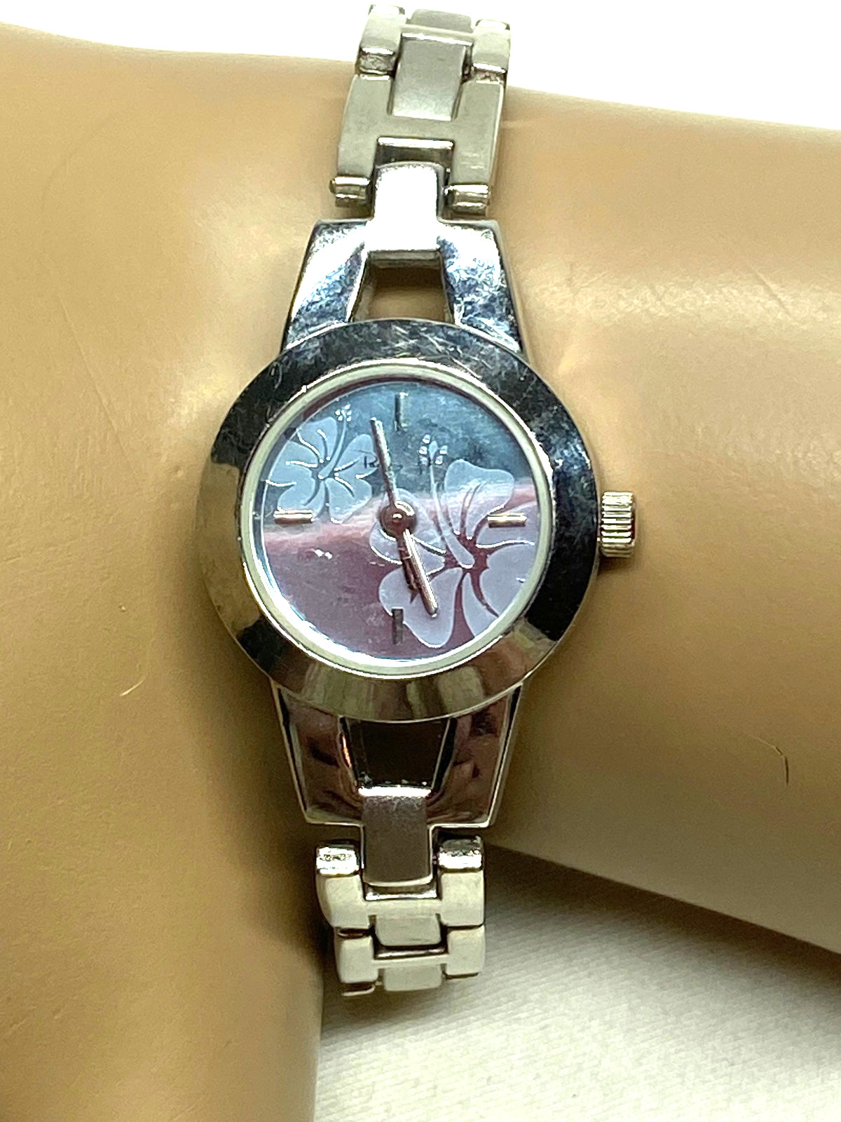 Original Panama Jack Surf Girl Silver Tone Quartz Analog Women’s Watch Floral