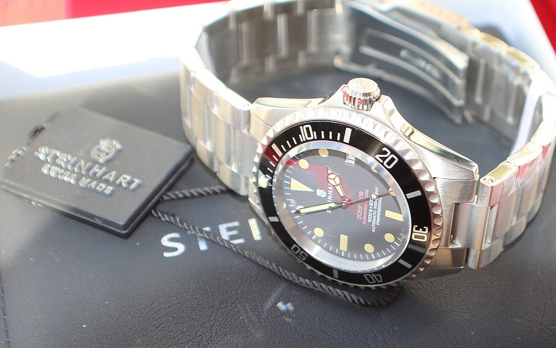 Steinhart Ocean One Premium 42mm. Boxes, Papers, Tags , A1 Condition.NOS