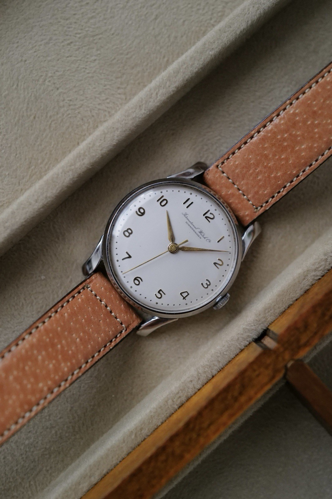 Vintage IWC Schaffhausen, Manually wound Cal. 89 Watch. Stunning condition!