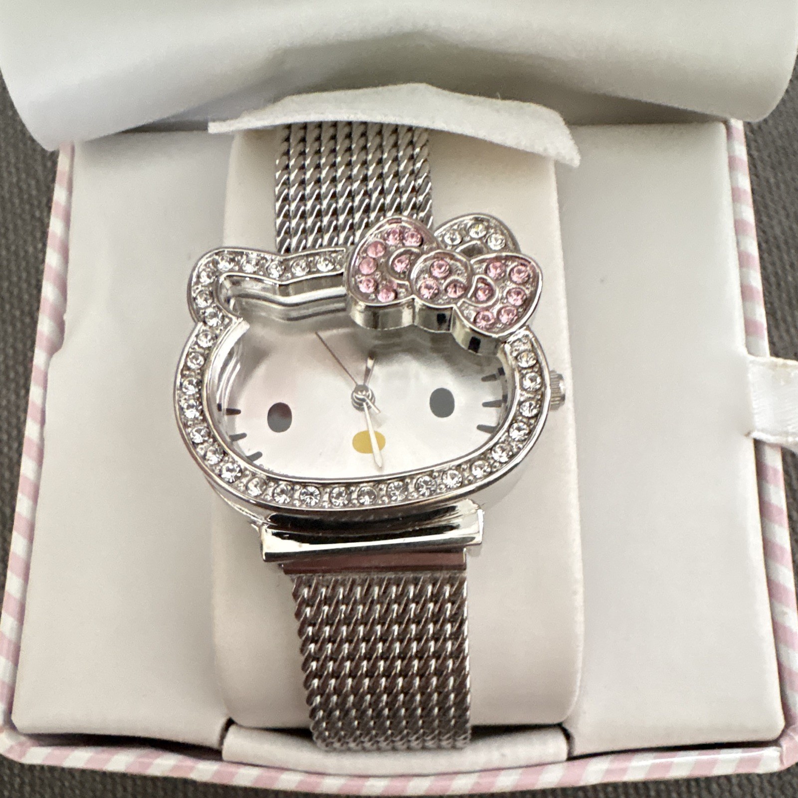 Sanrio Hello Kitty Girls Analog Quartz Watch Silver Mesh Band 32-35.9mm Box