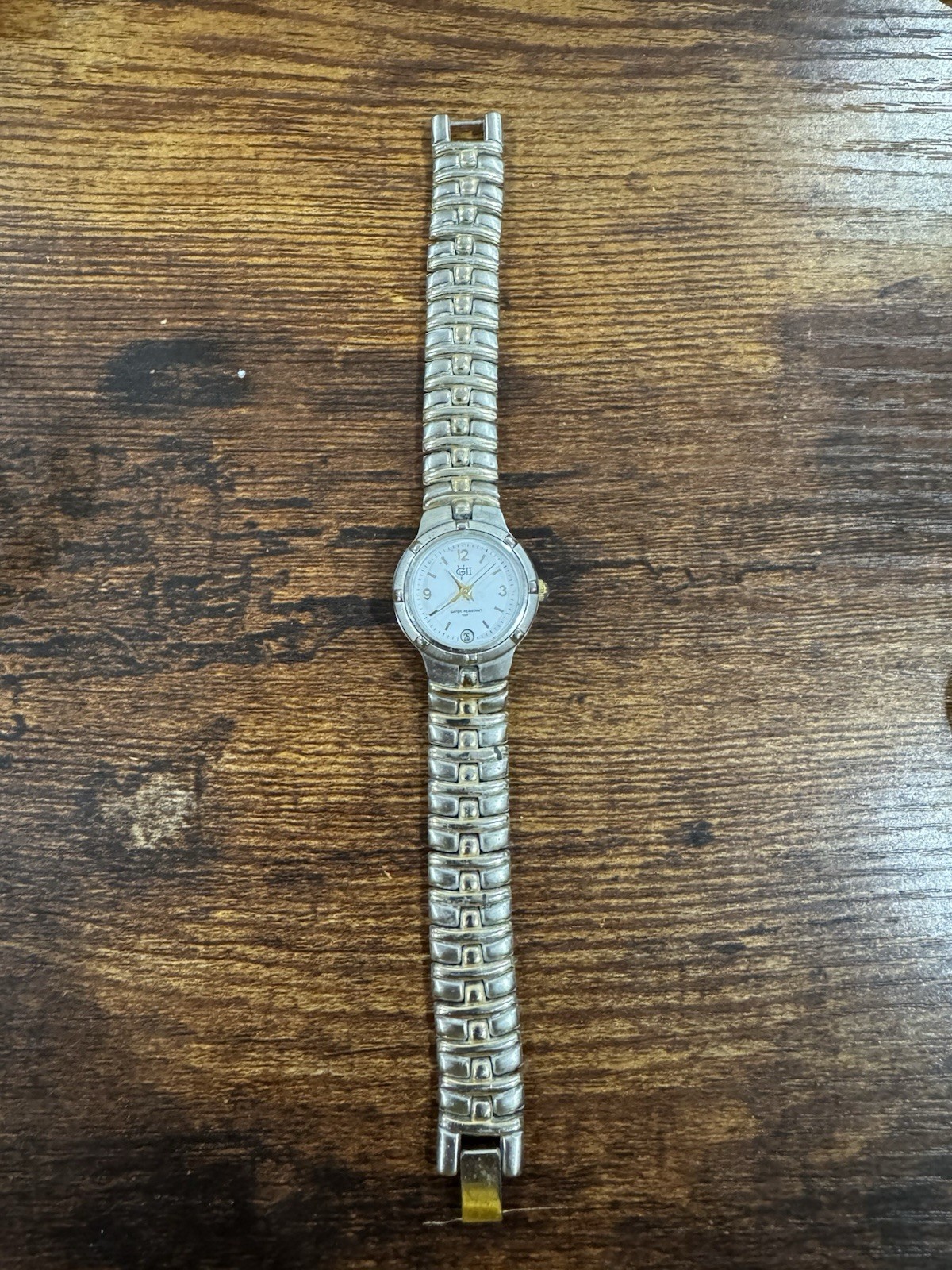 VG II Silver Goldtone Women’s Watch, Needs Battery.