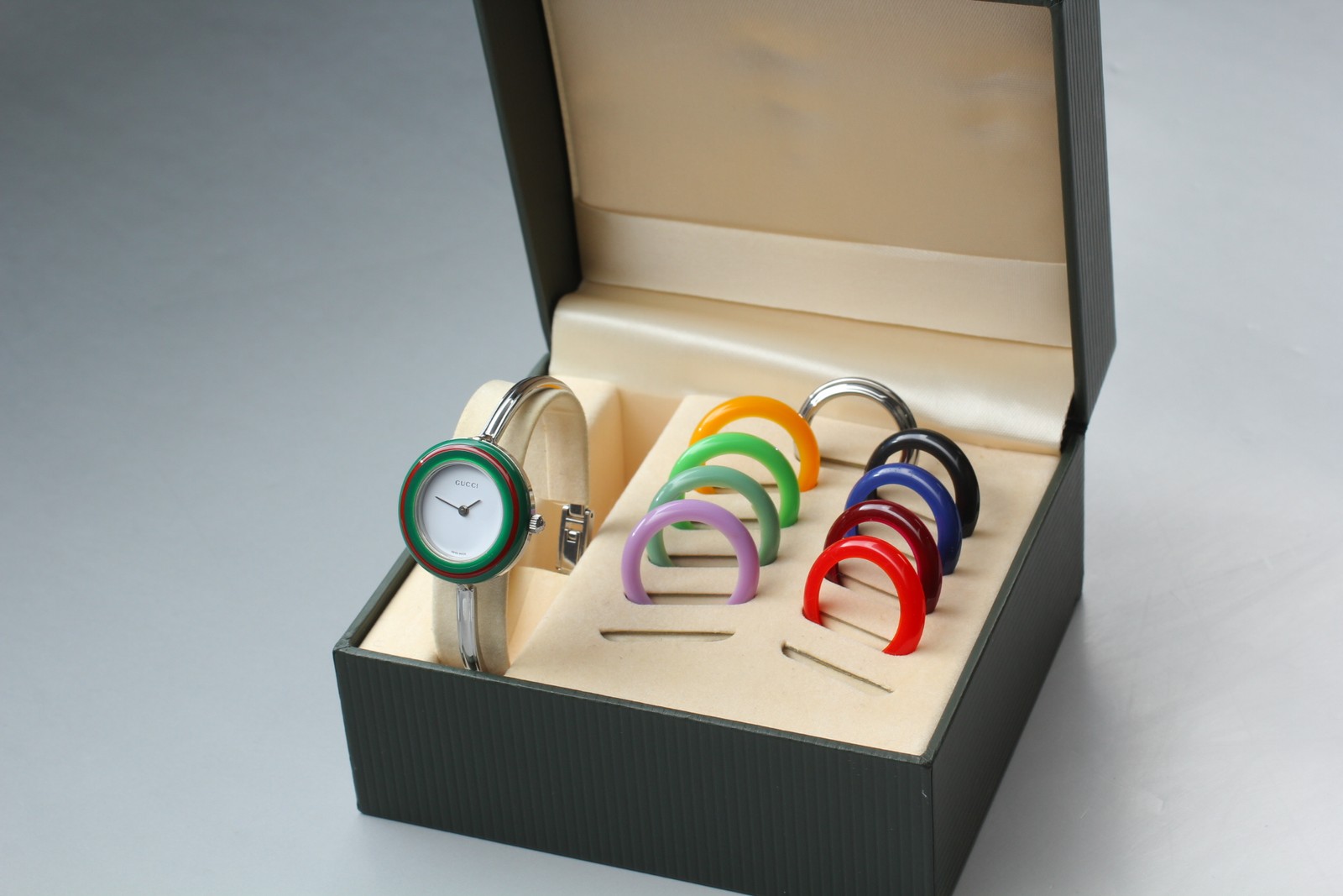 Vintage Gucci Change Bezel 11/12.2L 10 Colors Women’s Watch 26mm 7J 2079291