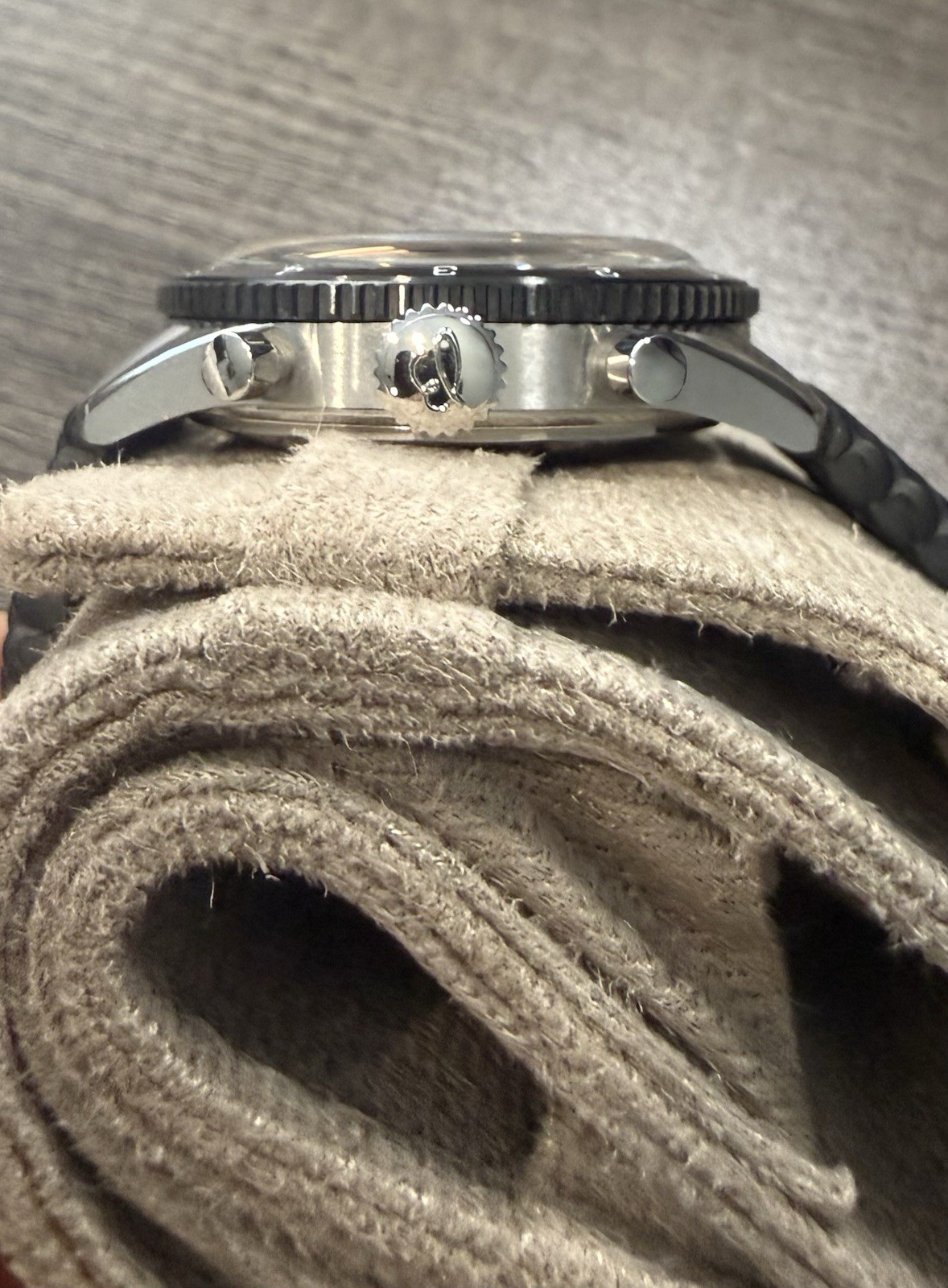 2024 BREITLING Classic AVI Chronograph 42 Mosquito Ref.Y23380 w/ Box & Papers