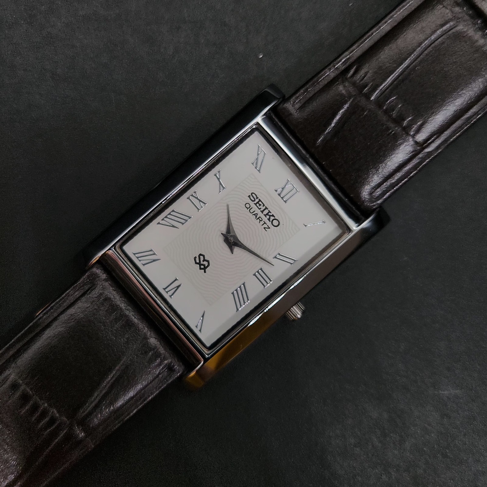 Vintage Seiko Slim Tank Quartz 26MM Case White Dial Japanese Men’s Watch A21