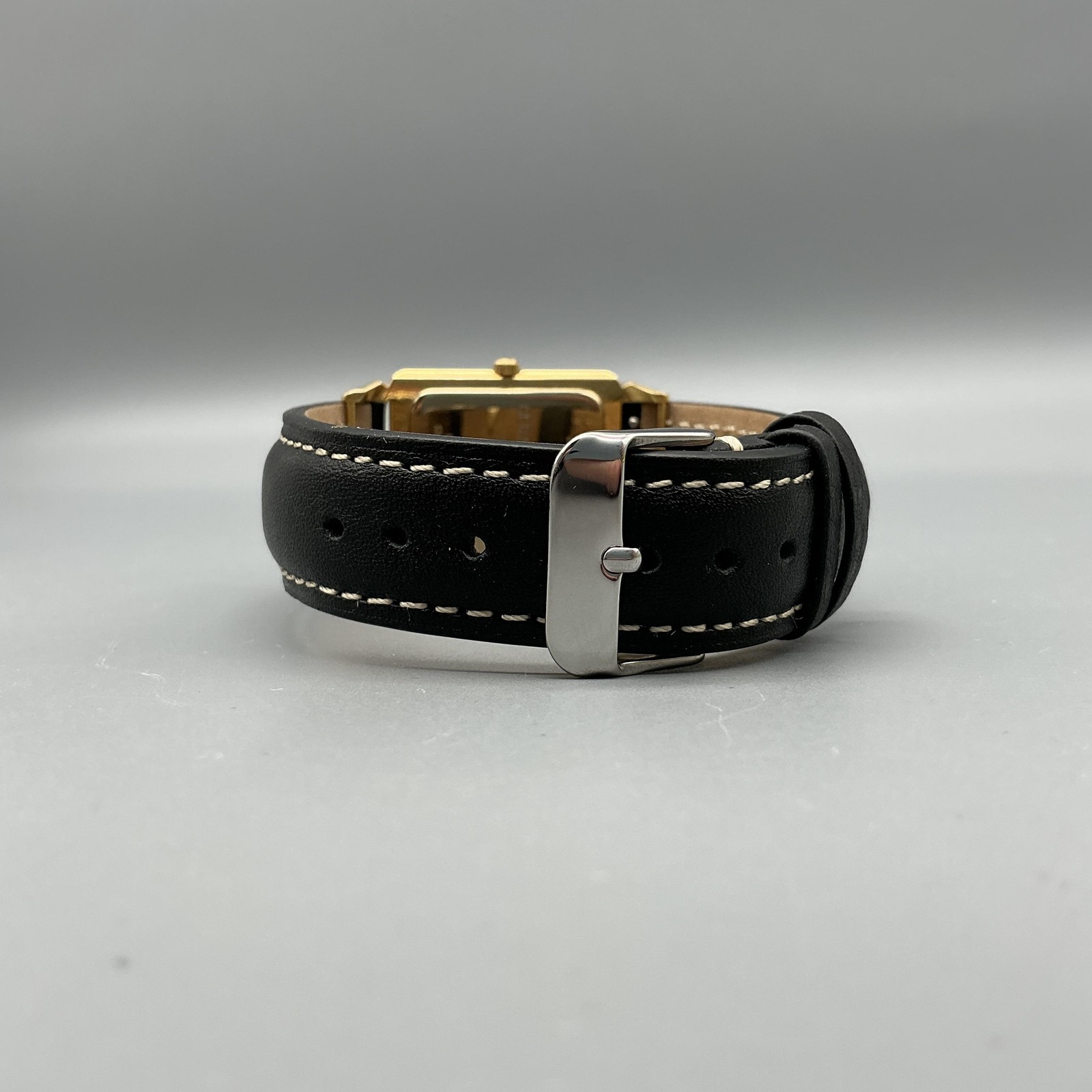 Vintage Accutron Mens Watch 28mm Gold Tone Black Leather Date 585384 New Battery