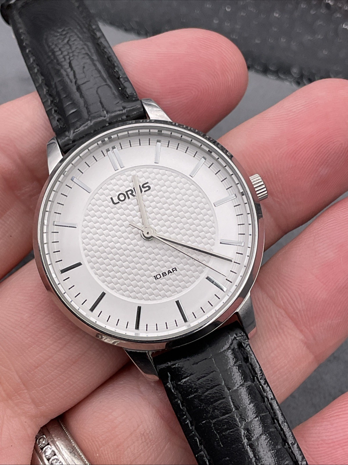 LORUS UNUSED STAINLESS STEEL QUARTZ WATCH BLACK LEATHER STRAP NO BOX