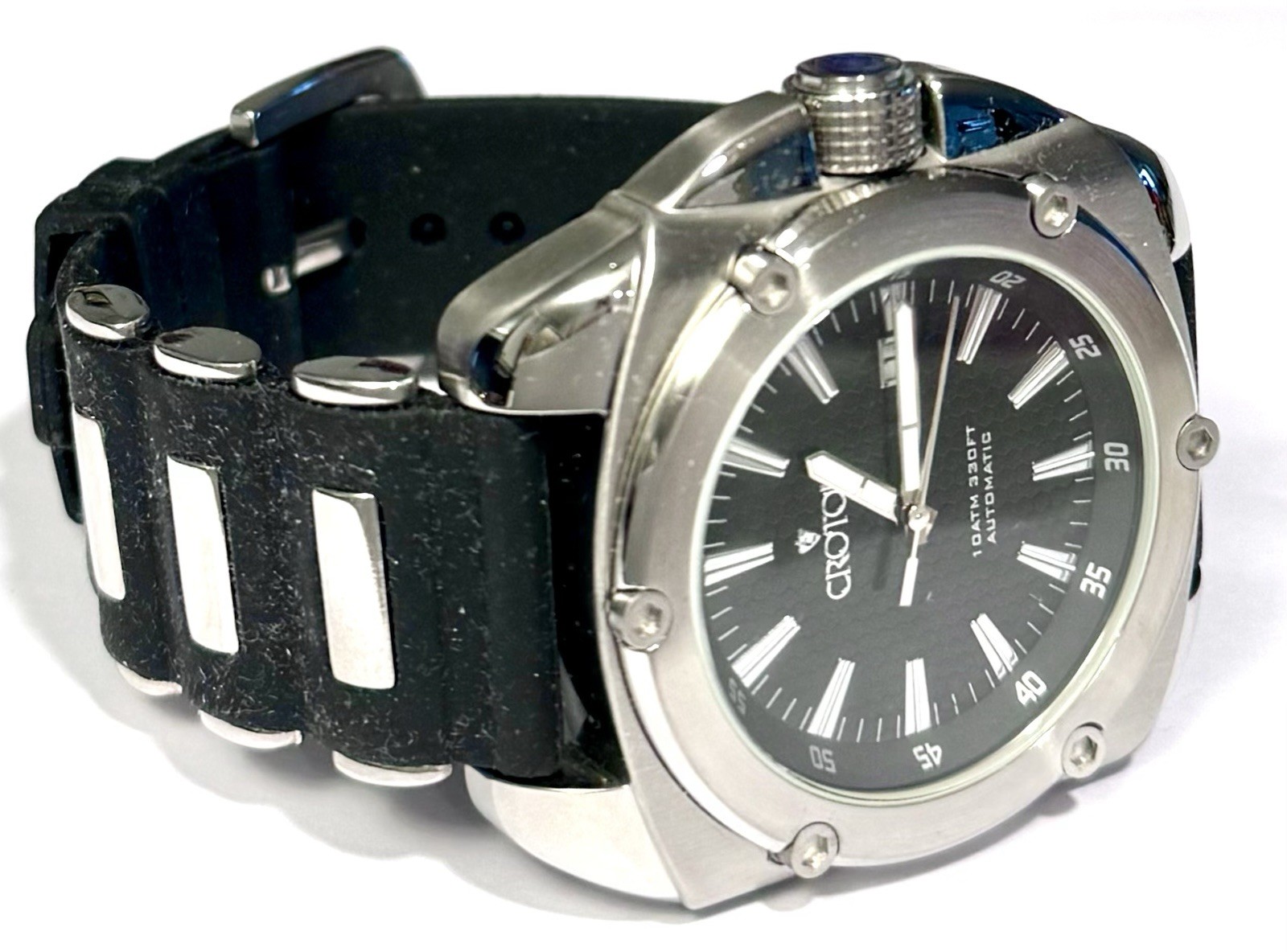 52mm Auto Slvrtn & Black Silicone Strap | Cushion Case | Black Dial CROTON Watch