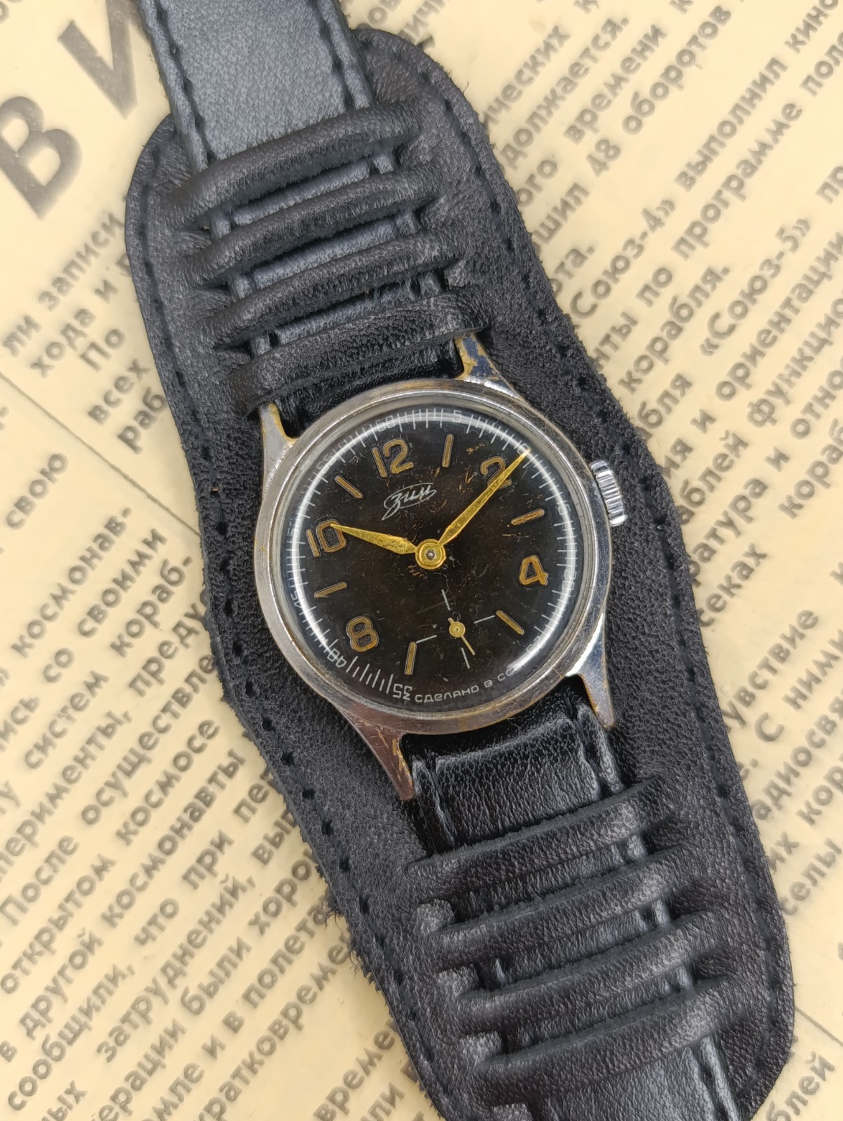 Rare Old Vintage Soviet watch ZIM 2602 Pobeda Black dial military style 1Q-1956
