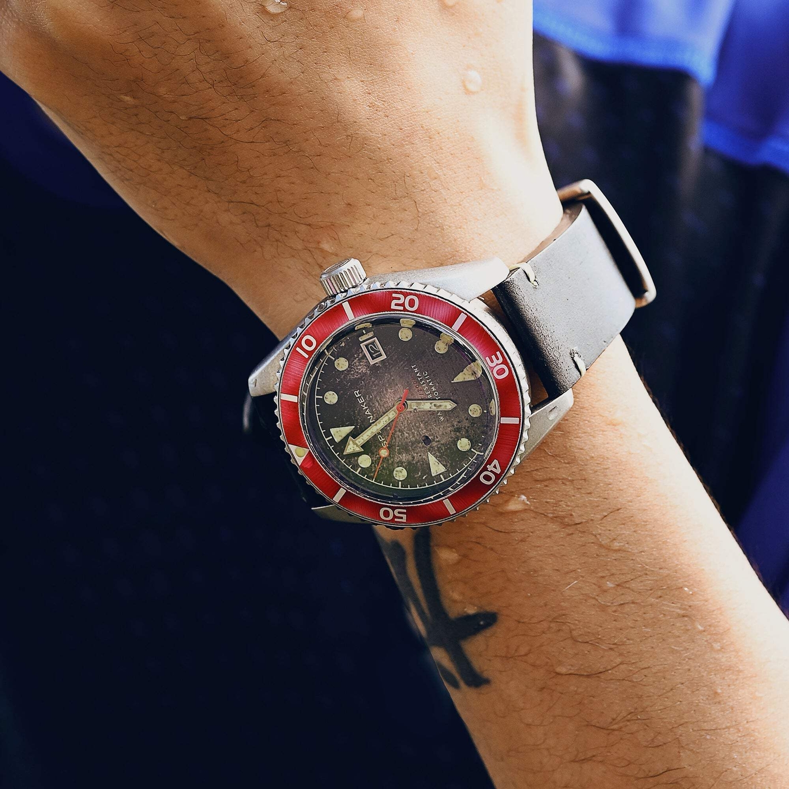 Spinnaker Wreck Red Ring & Gray / Leather | Black Dial 44mm Japanese Automatic W