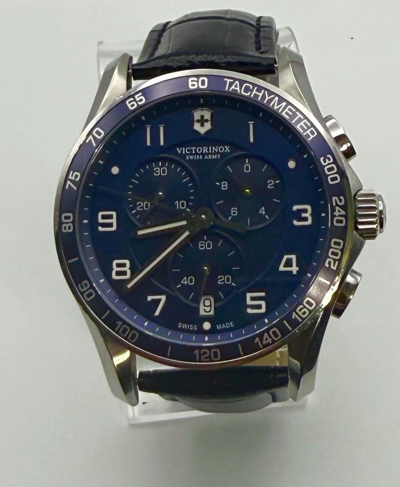 Victorinox Swiss Army Chronograph Tachymeter Quartz Blue Dial 44-47.9mm 100m
