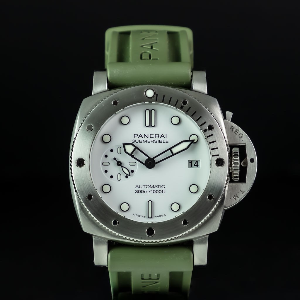 2022 Panerai Submersible Bianco 42mm PAM01223 – Full Set + 2 Straps MSRP $10,800