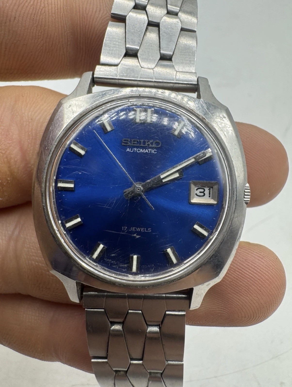 SEIKO MENS 1970 VINTAGE PRE-OWNED RUNNING 17 JEWELS AUTOMATIC WATCH 7005-7040