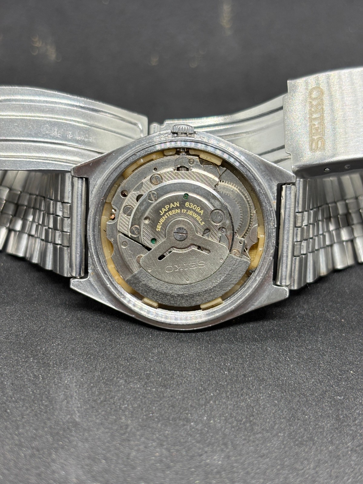 Vintage Seiko 5 Automatic 6309 Cal. Day/Date Japanese Men’s Wrist Watch