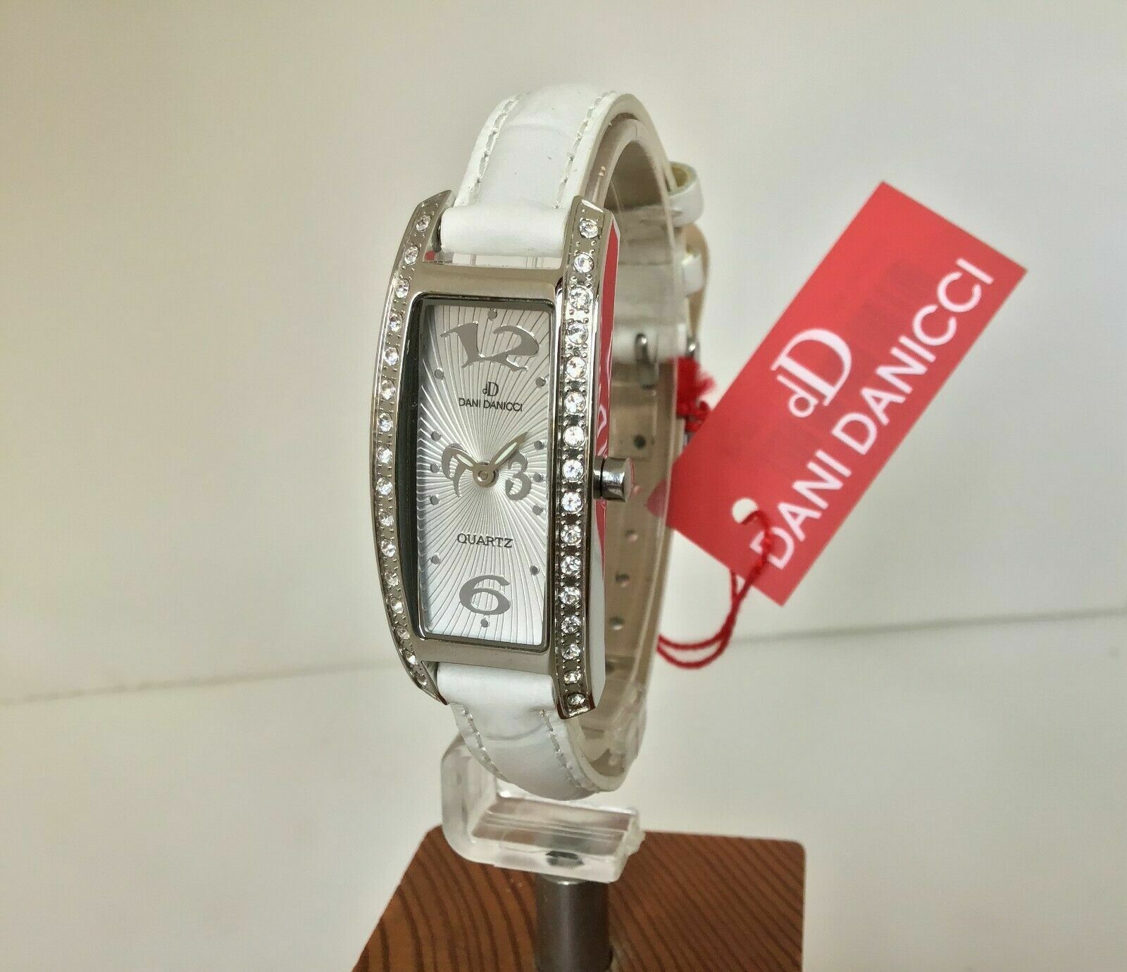 Woman watch stainless steel and leather strap Dani Danicci with crystals 3 atm