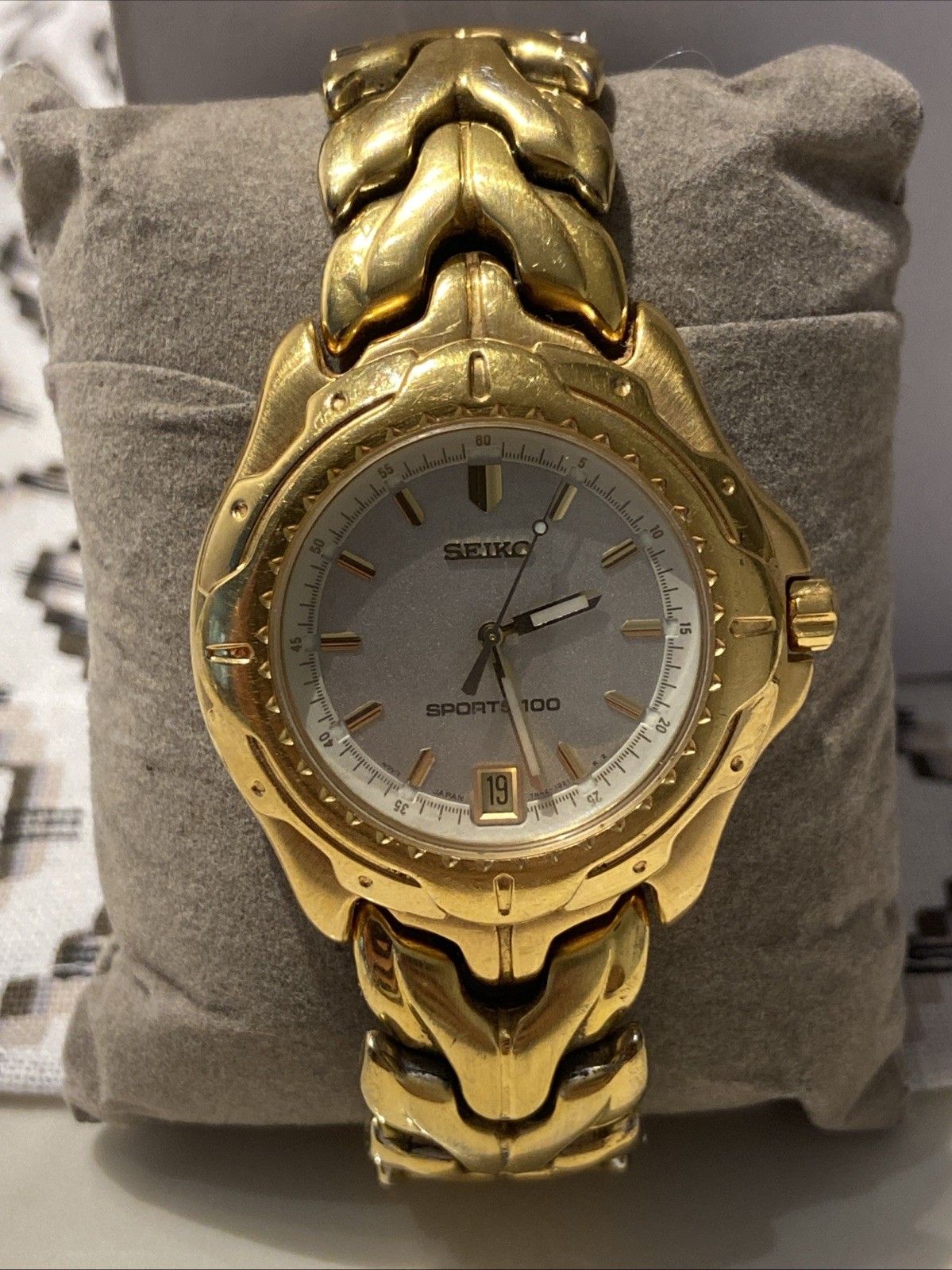 Vintage Seiko Wristwatch Sports 100 Gold Tone Stainless Steel Base