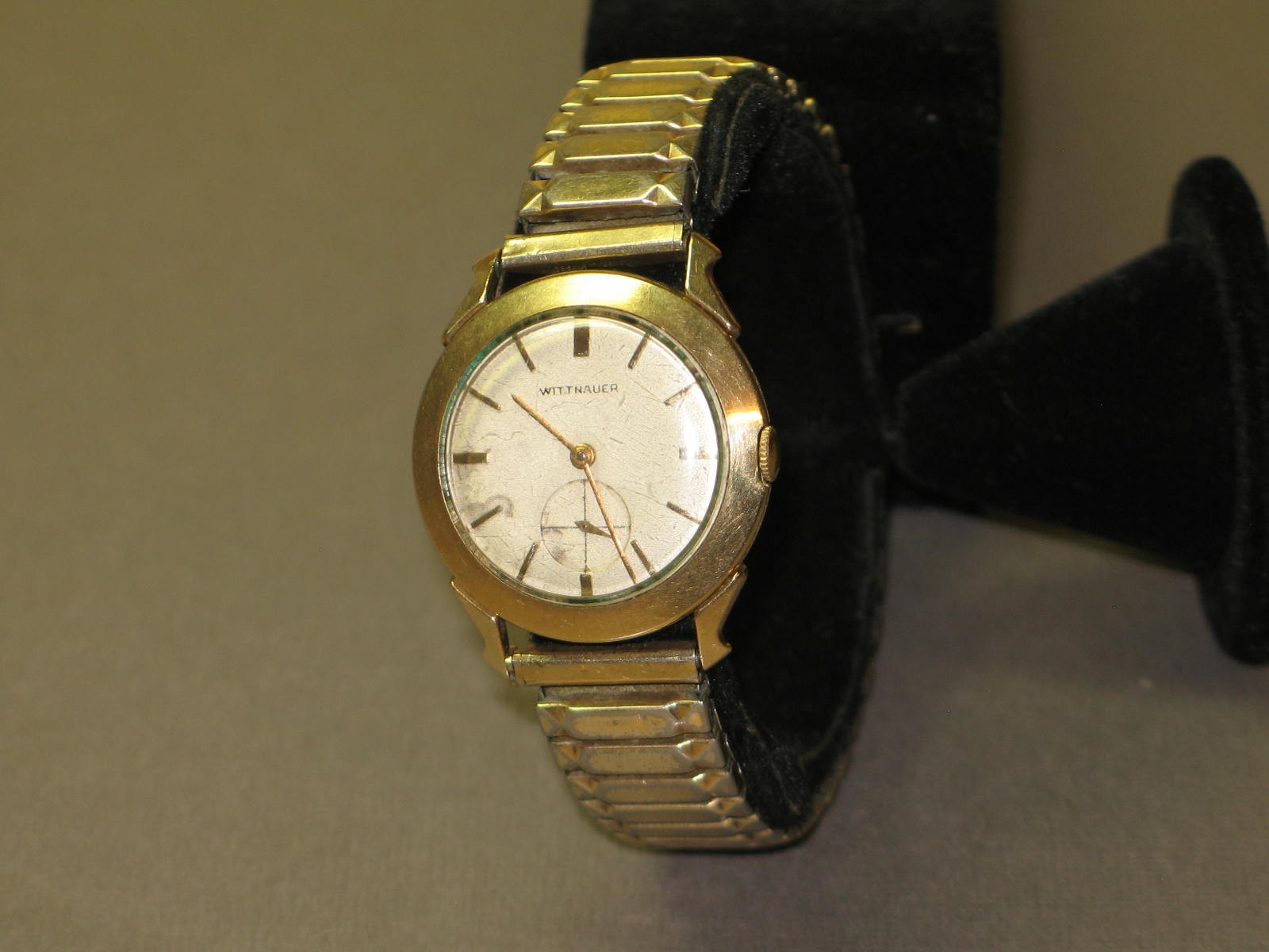 Vintage Wittnauer NY, Geneve,Montreal Revue 76/ 1 10k GF , 17 jewel Men’s Watch