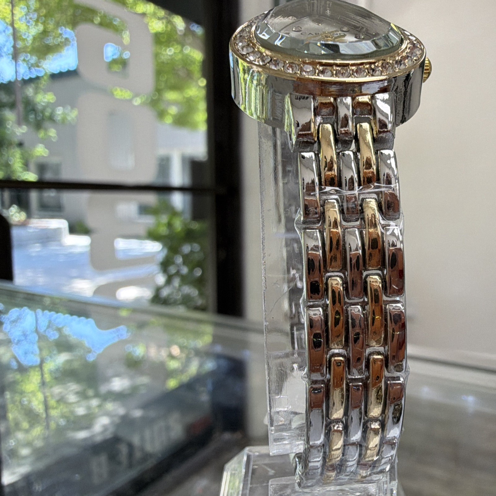 Caryino Women’s Quartz Analog Teardrop Dress Watch Two-Tone Bracelet Silver Dial