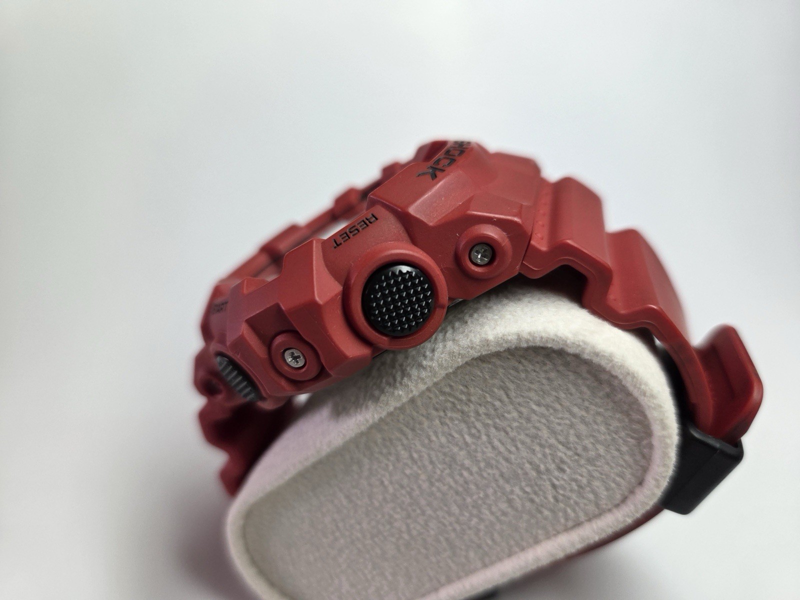 Casio G-Shock GA-700-4A 5522 Red Analog Digital Watch 200M Illuminator Works