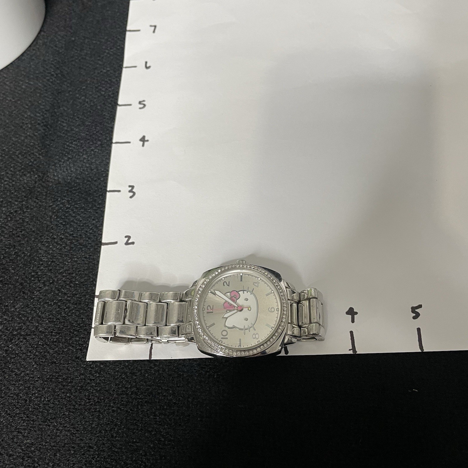 Sanrio Hello Kitty Stainless Steel Quartz Shiny Bezel Women’s Watch WORKING