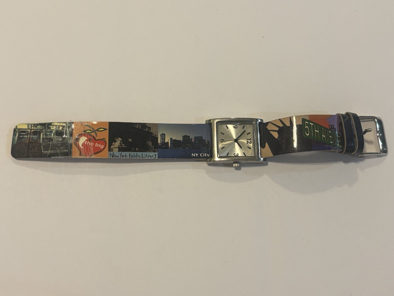 Vintage New York City 5th Avenue Souvenir Watch Statue of Liberty NYC Landmarks