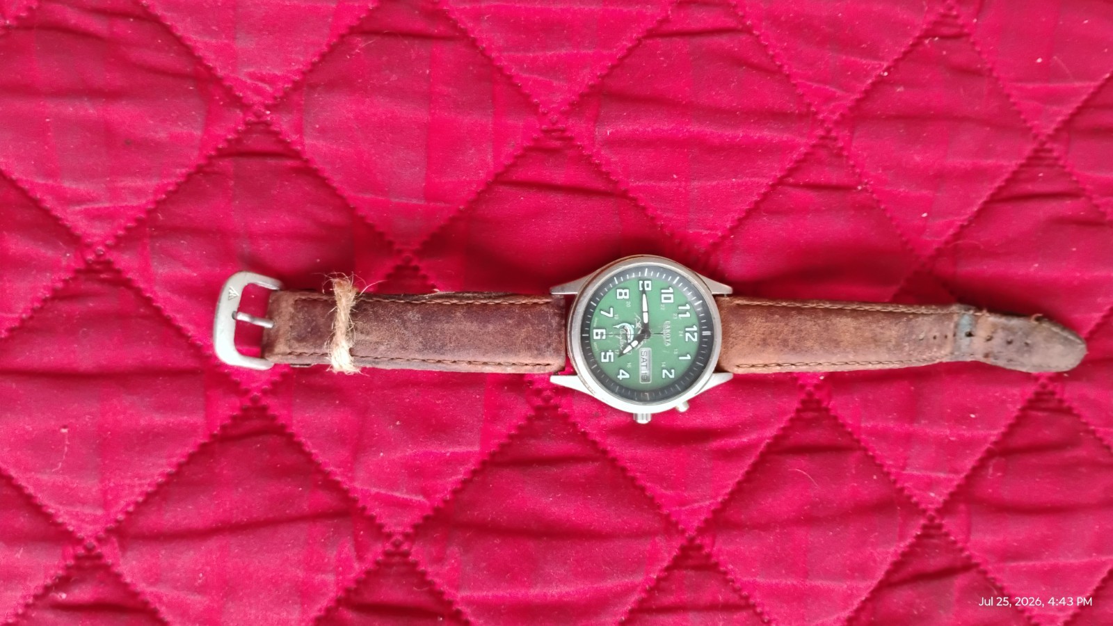 watch quartz with date by Dakota Angler model