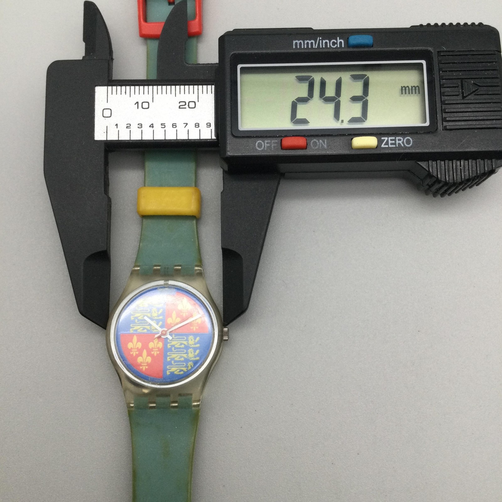 Swatch Lionheart Womens Watch 24mm Blue Red Yellow Crest Swiss LK102 New Battery