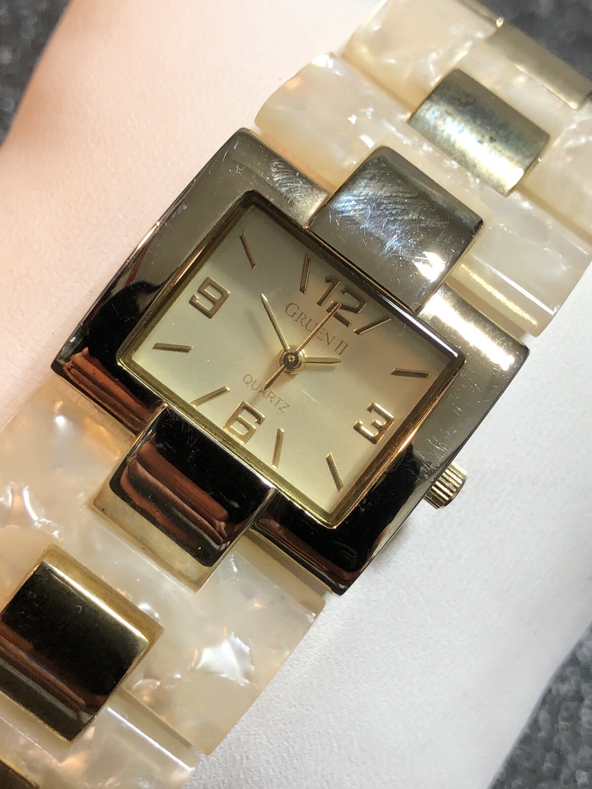 Gruen II Vintage Women’s Gold Tone & Acrylic Dress Bracelet Watch New Battery