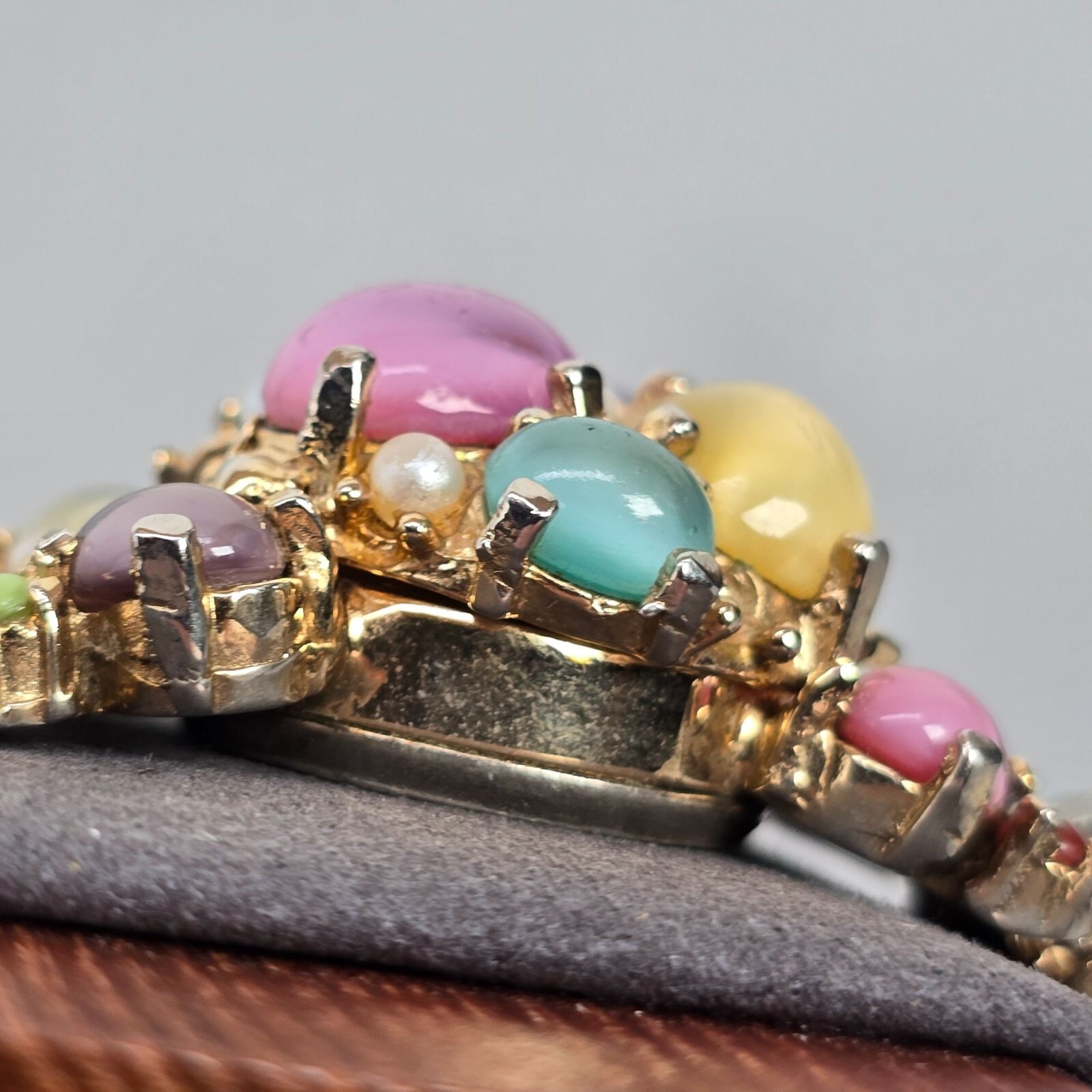 VTG Pedre 17 Jewels Swiss Watch Hidden In Gold-Tone Jeweled Cabochon Bracelet