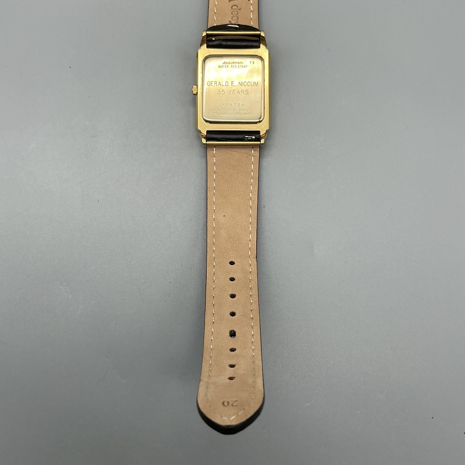 Vintage Accutron Mens Watch 28mm Gold Tone Black Leather Date 585384 New Battery
