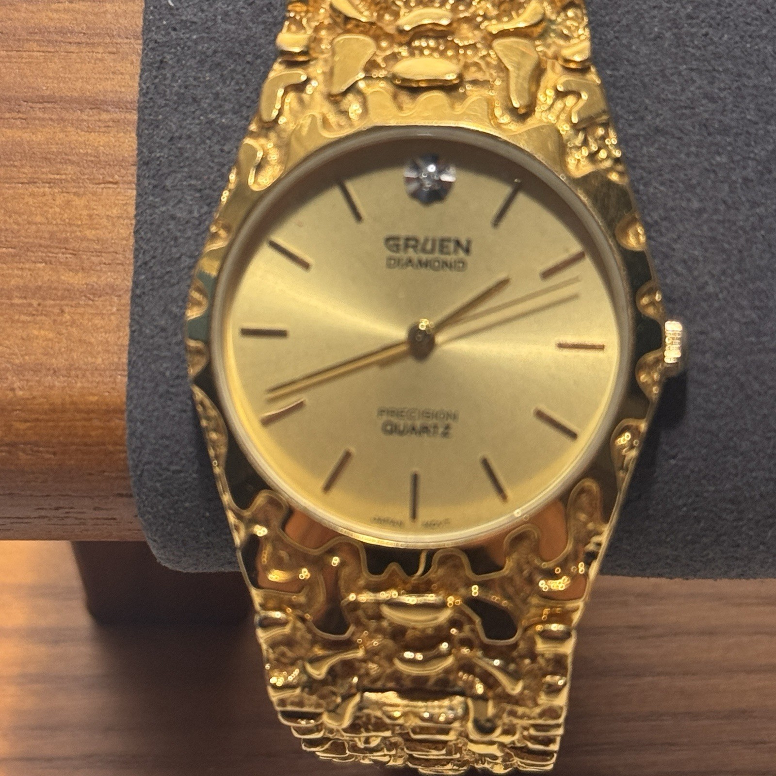 Vintage Gruen Precision Diamond Quartz Mens Nugget Bracelet Watch Gold Tone Runs
