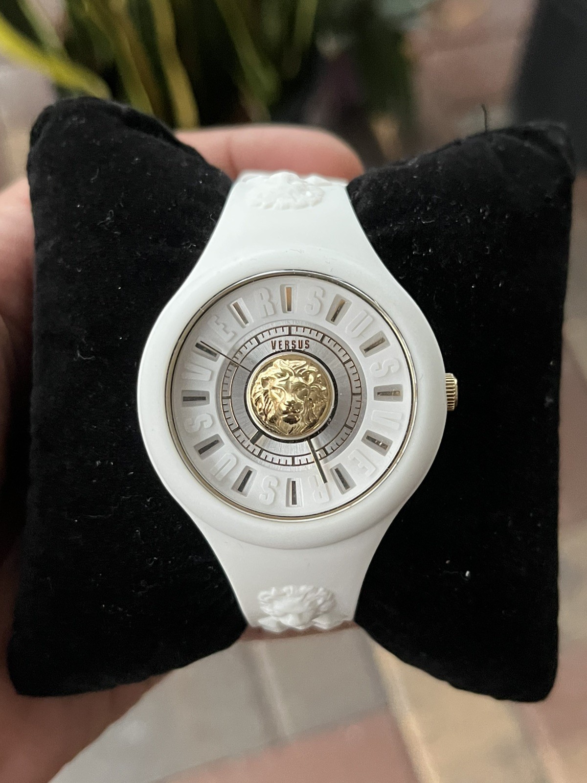 Versus by Versace Women’s Watch VSPOQ1G21 Quartz Gold white Rubber Band 39mm