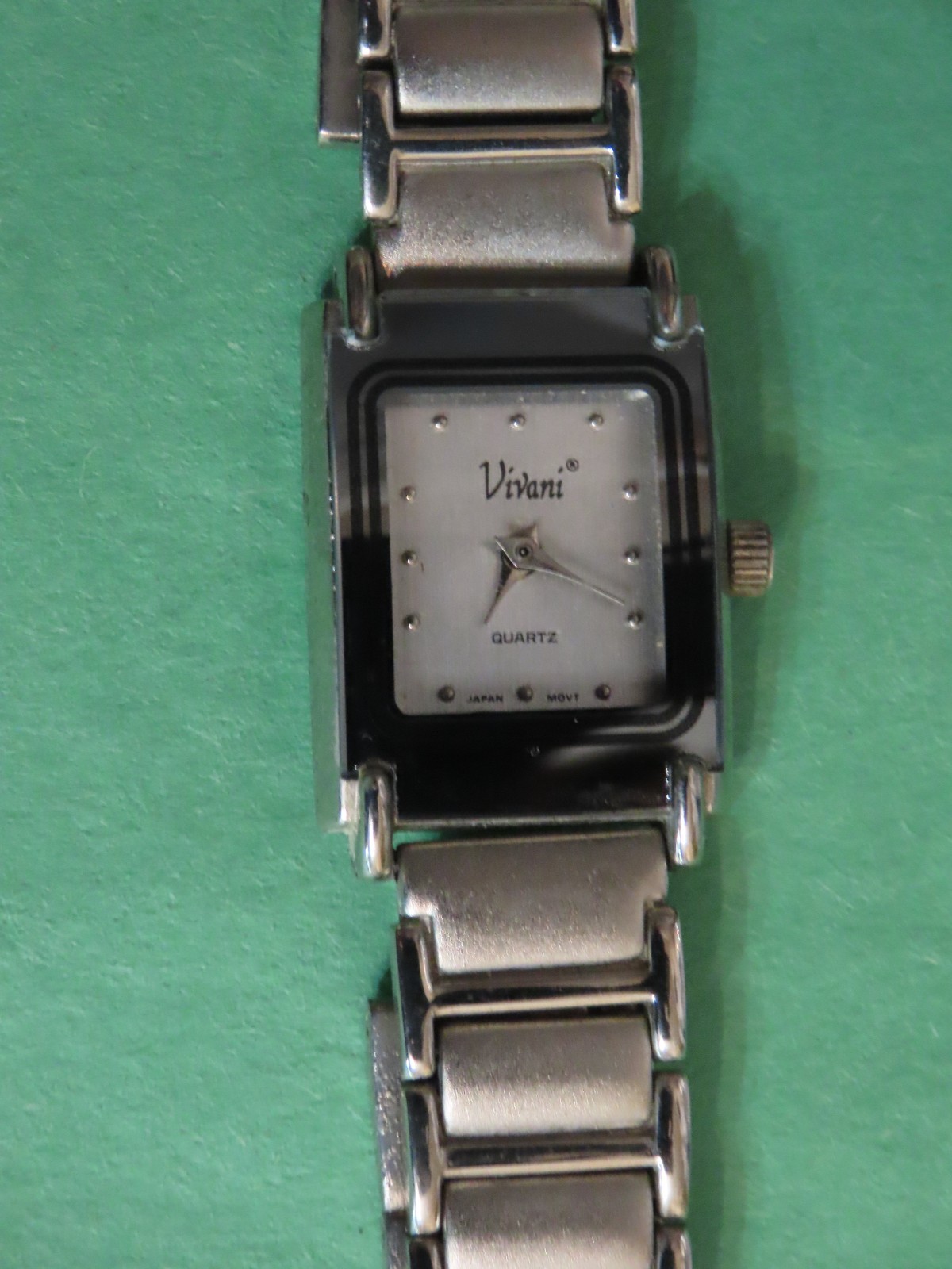 Vtg RUNS VIVANI TANK WATCH HEMATITE BLACK BEZEL GRAY DIAL MATTE & GLOSS SILVER