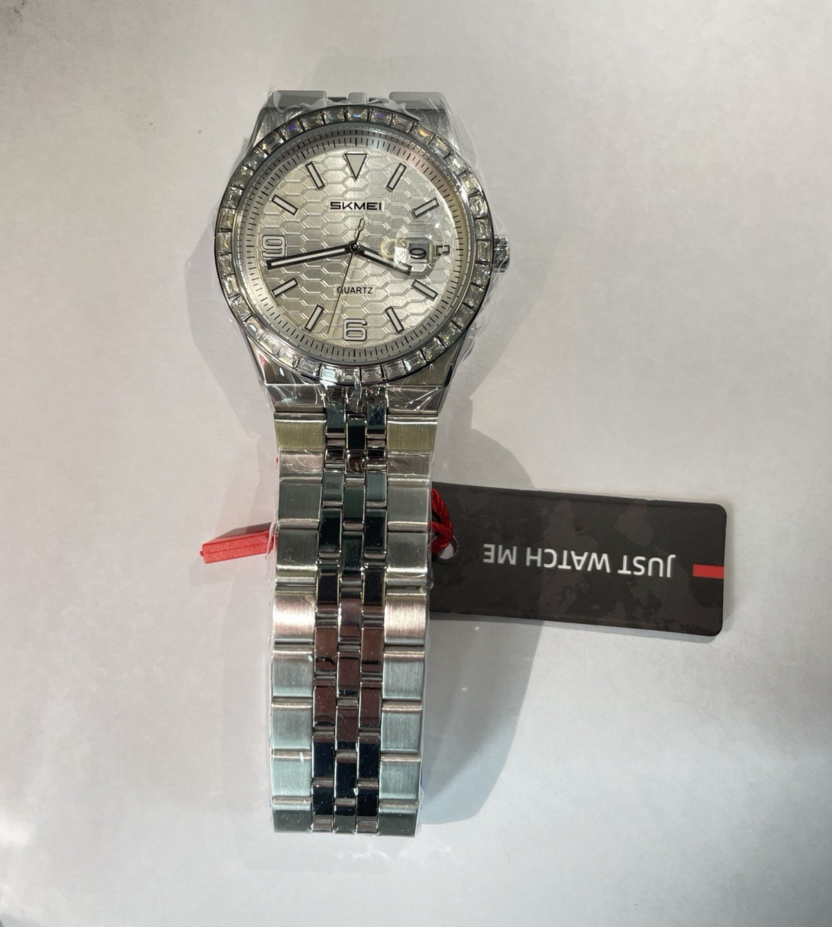 Men’s Quartz Analog Silver-Tone Metal Bracelet Watch Gem-Set Bezel Date w/Box