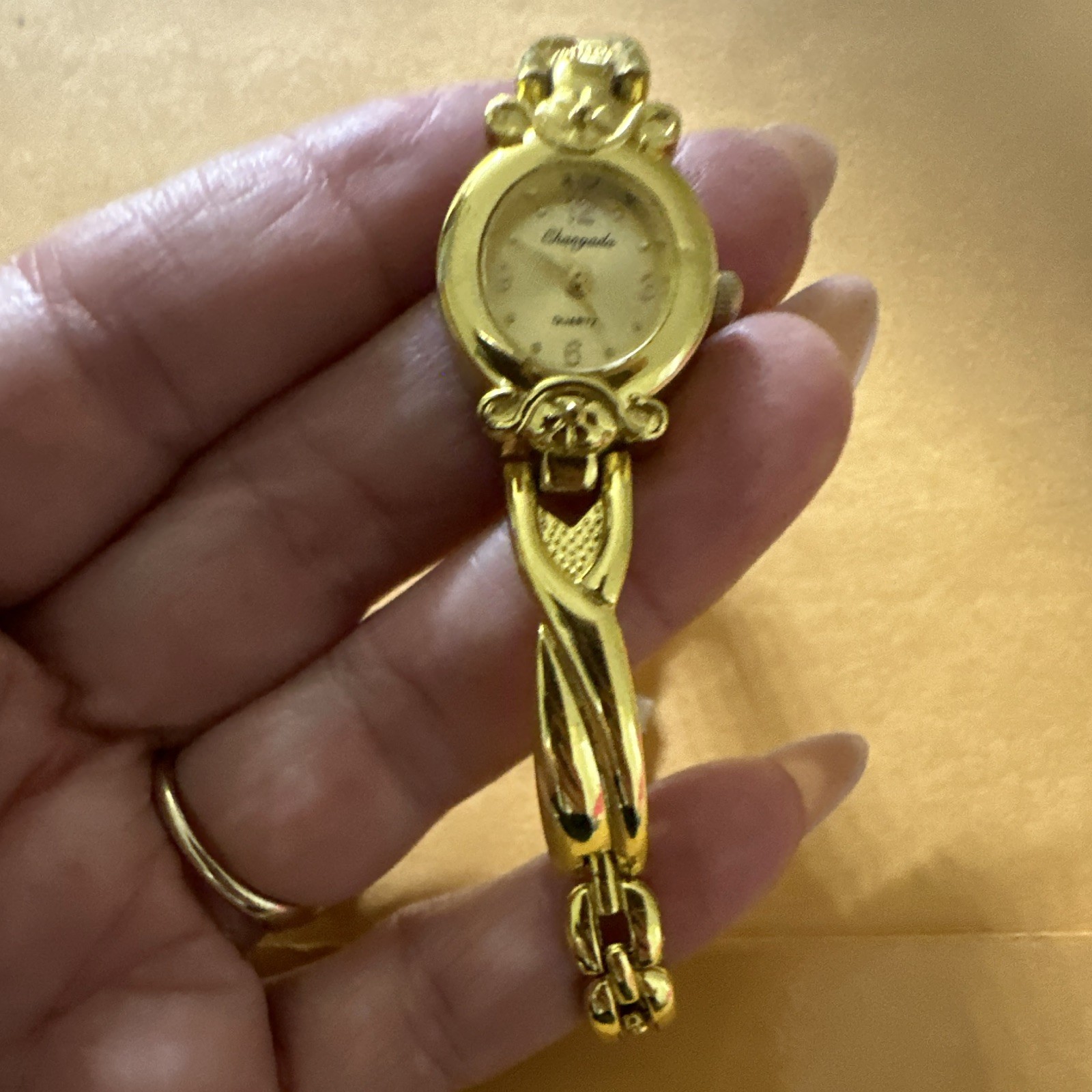 Chagada Women’s Quartz Analog Gold Tone Round Bracelet Arabic Dial 12-Hr