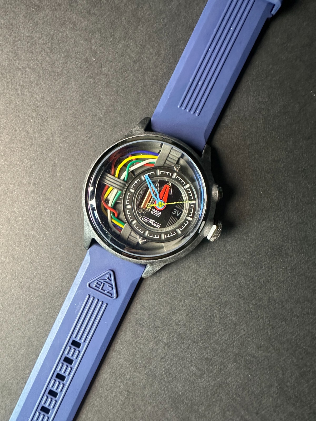 The Electricianz The CarbonZ – Swiss Quartz Watch