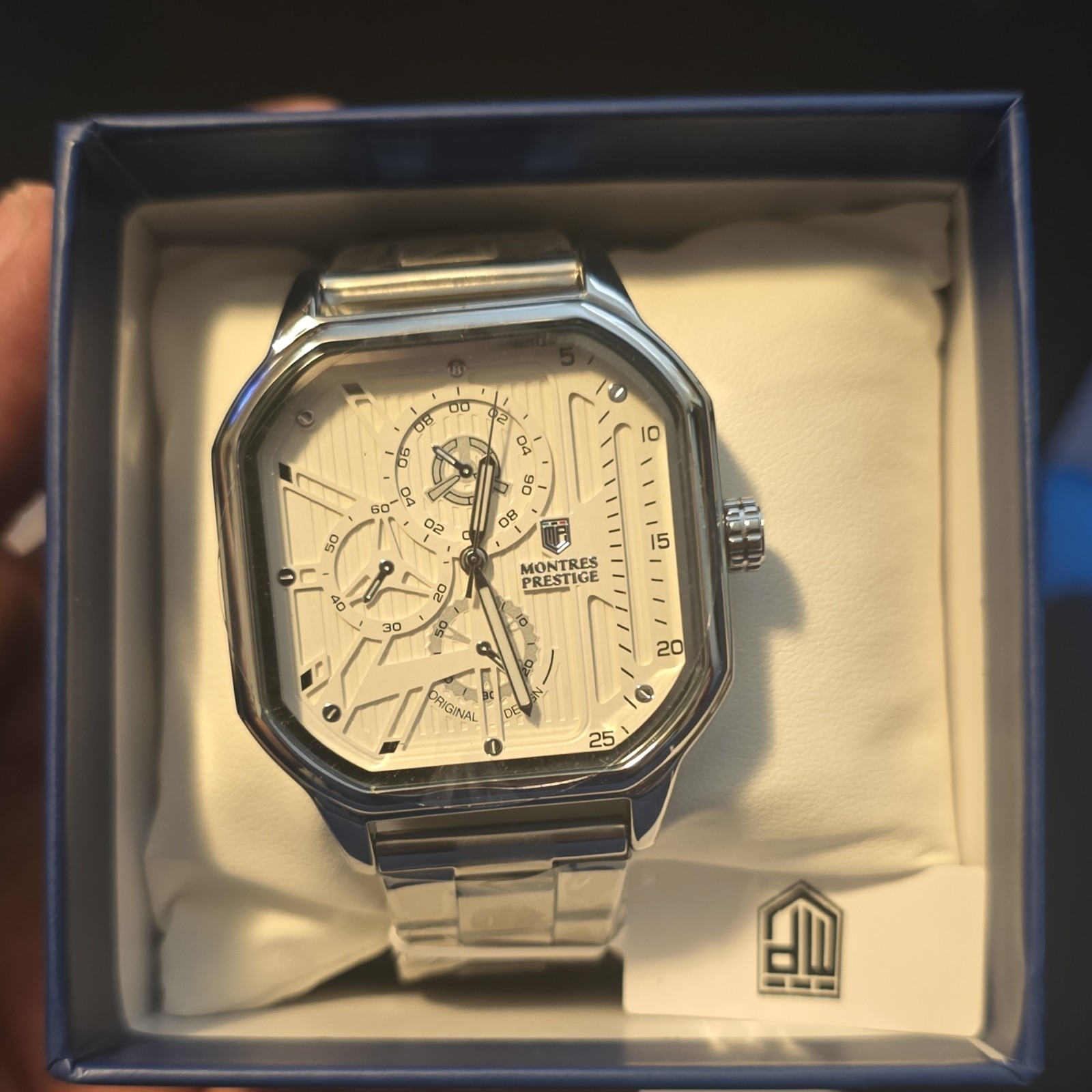 Montres Prestige Men’s Quartz Chronograph Analog Silver Dial SS Bracelet Box