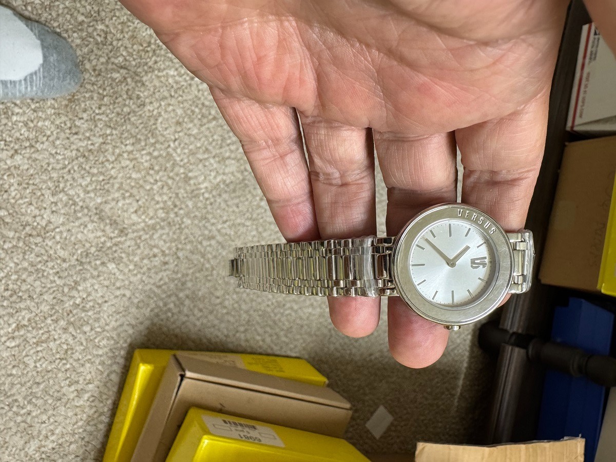 NOS Vintage Versus By VERSACE AL2SBQ902-A099 1st generation watch 32mm