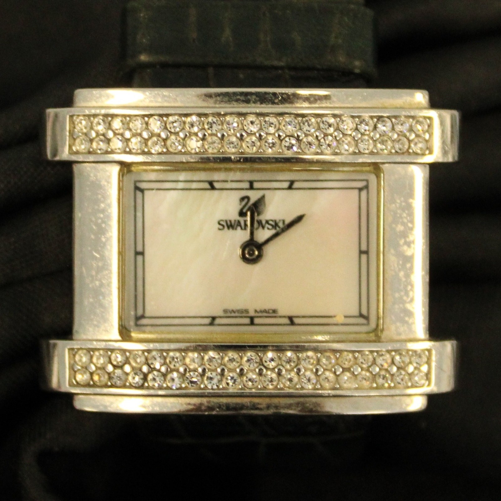 Swarovski Stainless Steel Melbourne Quartz Crystal Accents Watch READ Need Bttry