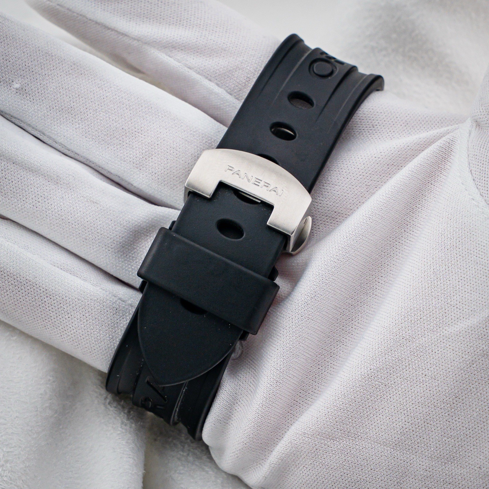 Panerai Luminor White Dial *Serviced* Under 1-year Warranty From Watchmaker 40mm